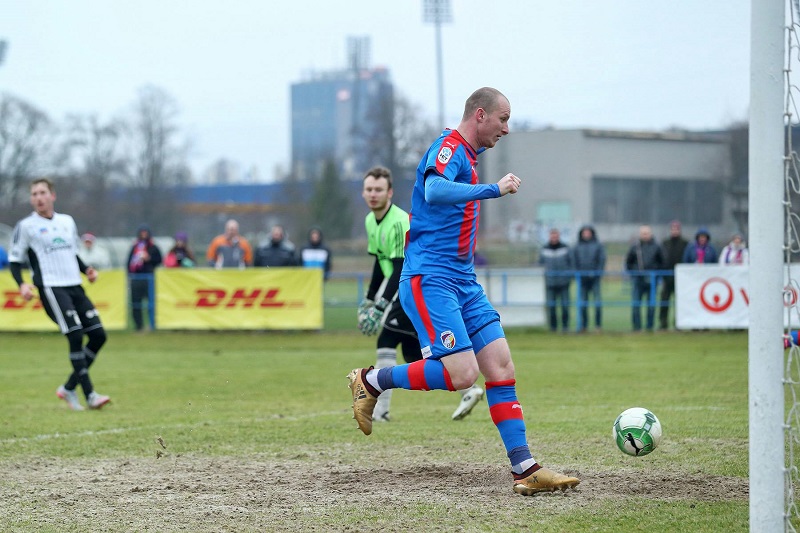 Michael Krmenčík zakončuje akci plzeňské Viktorie. Michael Krmenčík zakončuje akci plzeňské Viktorie.