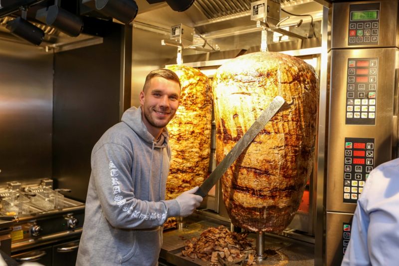 Lukas Podolski naplno rozjel další byznys.