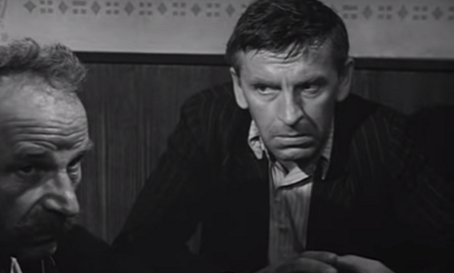 Snímek z československého filmu Obchod na korze. Snímek z československého filmu Obchod na korze.