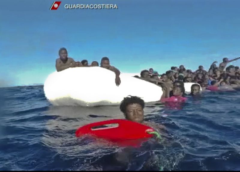 Migranti u břehů Libye. Migranti u břehů Libye.