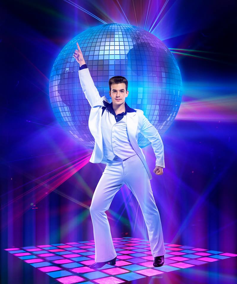 Promo fotografie k představení, Marco Salvadori jako Tony Manero. 