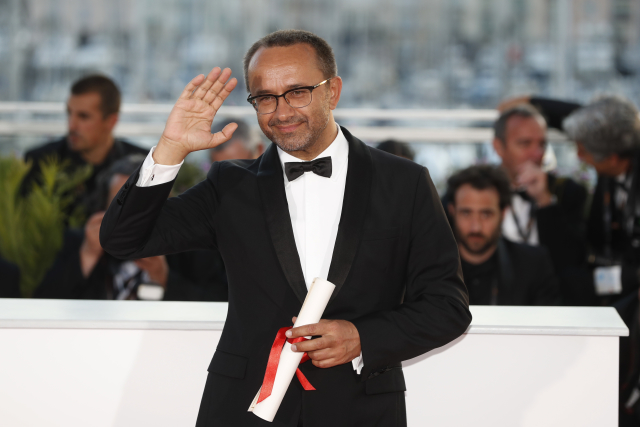 Andrej Zvjagincev s cenou poroty z Cannes. 