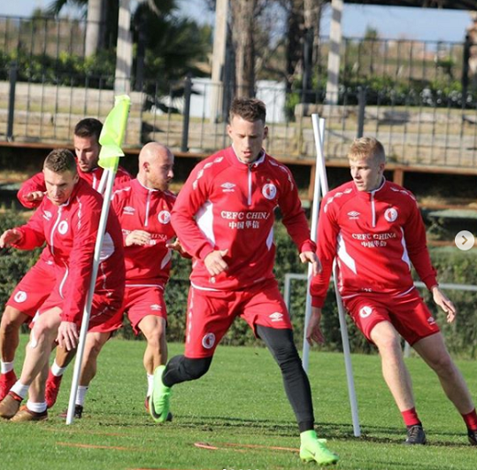 Fotbalisté Slavie se na novou sezonu připravují i na soustředění ve Španělsku. Fotbalisté Slavie se na novou sezonu připravují i na soustředění ve Španělsku.