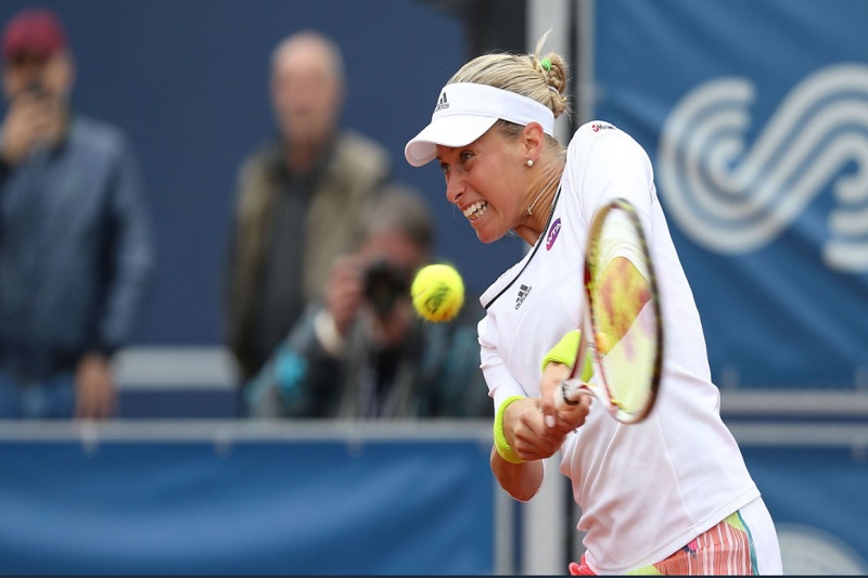 Andrea Hlaváčková se svou parťačkou na titul v Sydney nedosáhla. Andrea Hlaváčková se svou parťačkou na titul v Sydney nedosáhla.