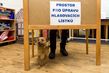 V Trutnově mohli lidé hlasovat kromě prezidentských voleb také v doplňovacích senátních volebách. V Trutnově mohli lidé hlasovat kromě prezidentských voleb také v doplňovacích senátních volebách.