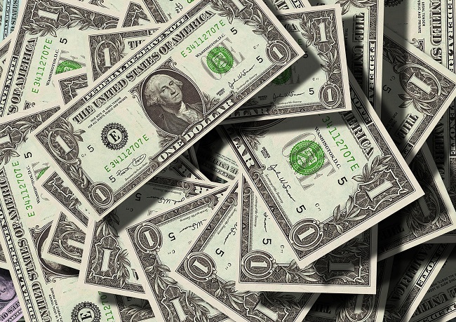 Dvacetiletý Američan Shane Missler z Floridy vyhrál v loterii 451 milionů dolarů. Dvacetiletý Američan Shane Missler z Floridy vyhrál v loterii 451 milionů dolarů.