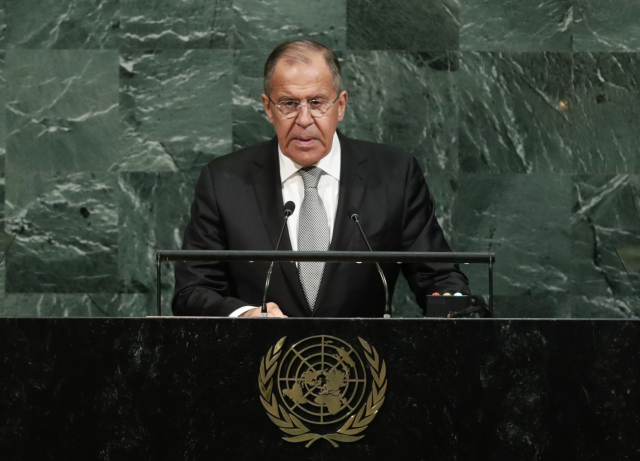Ruský ministr zahraničí Sergej Lavrov. Ruský ministr zahraničí Sergej Lavrov.