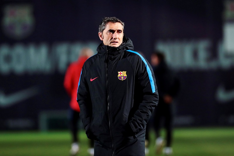 Barcelonský kouč nevěří, že by fotbalisté Realu vzdali boj o titul. Barcelonský kouč nevěří, že by fotbalisté Realu vzdali boj o titul.