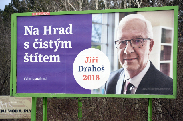 Billboard s Jiřím Drahošem. 
