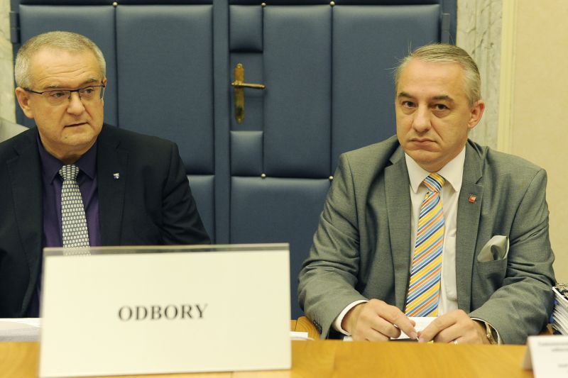 Předseda ČMKOS Josef Středula (vpravo).