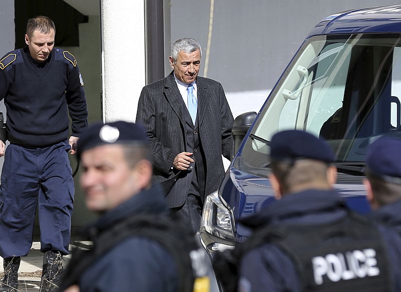 Předseda občanského hnutí Svoboda, demokracie, pravda Oliver Ivanović. Předseda občanského hnutí Svoboda, demokracie, pravda Oliver Ivanović.