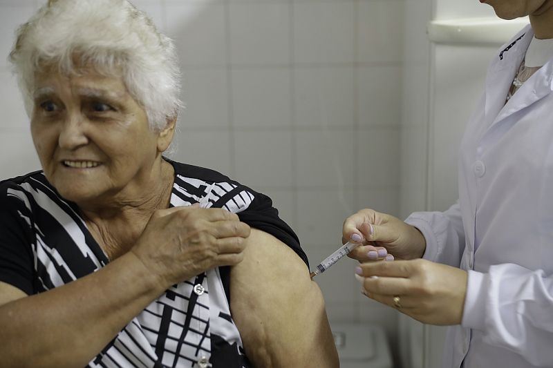 Vakcinaci proti žluté zimnici má ve státě Sao Paulo do poloviny února podstoupit 8,3 milionu lidí. Vakcinaci proti žluté zimnici má ve státě Sao Paulo do poloviny února podstoupit 8,3 milionu lidí.