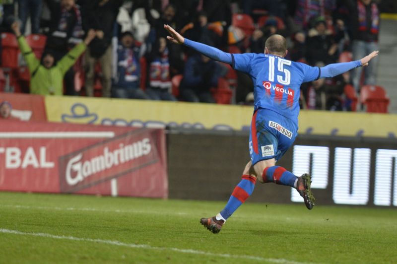 Michael Krmenčík. Michael Krmenčík.