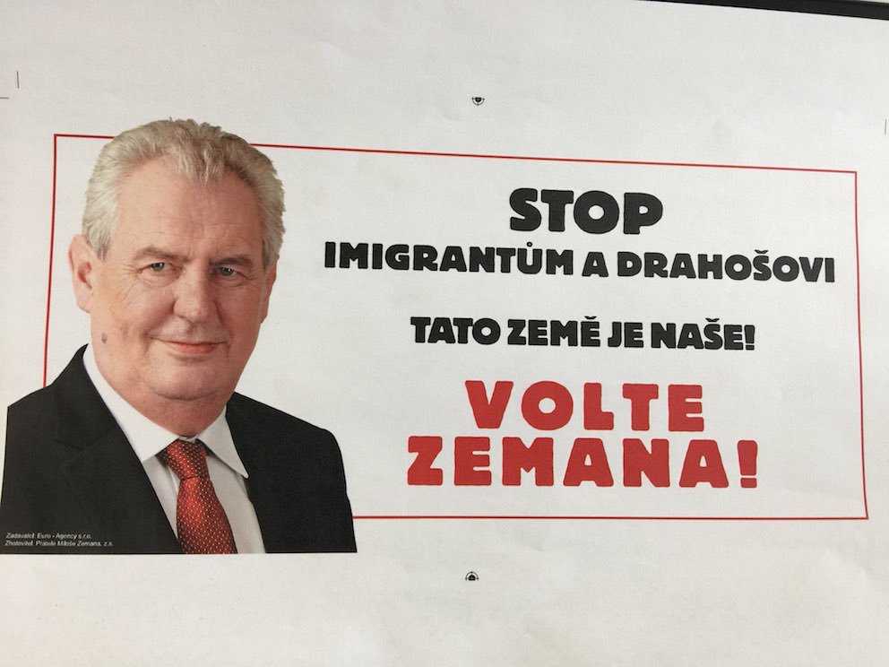 Inzerát firmy Euro Agency, který očerňuje Jiřího Drahoše. 