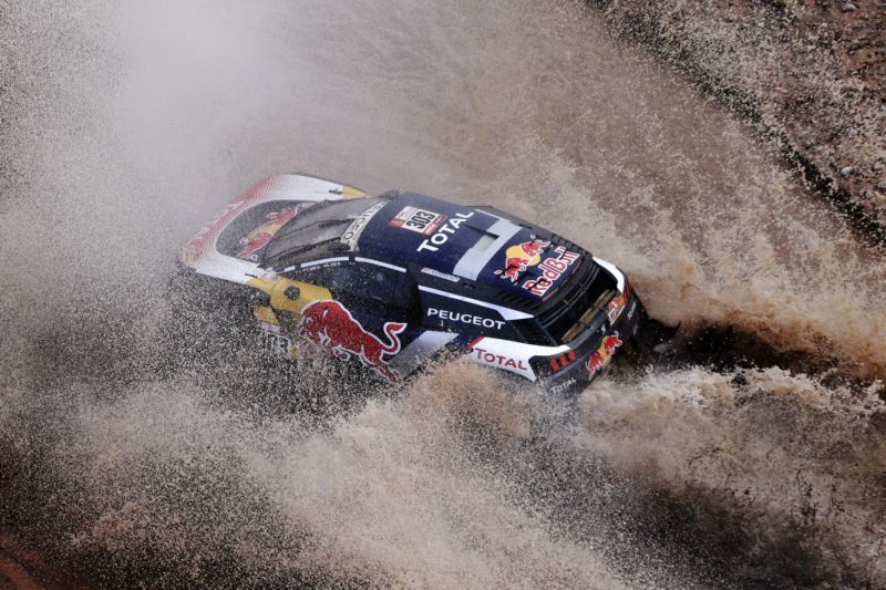Carlos Sainz na letošní Rallye Dakar. Carlos Sainz na letošní Rallye Dakar.
