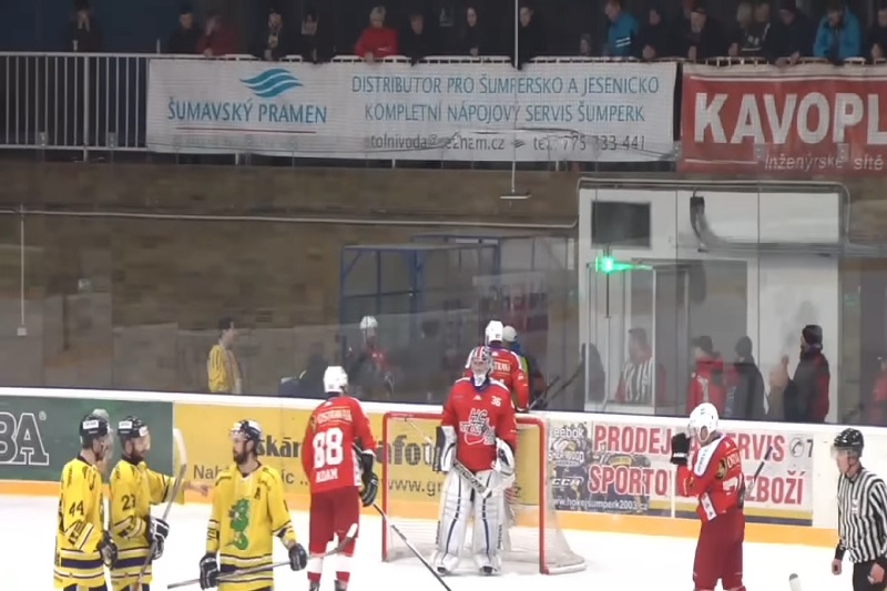 Utkání mezi Šumperkem a Porubou přineslo nepříjemný incident.