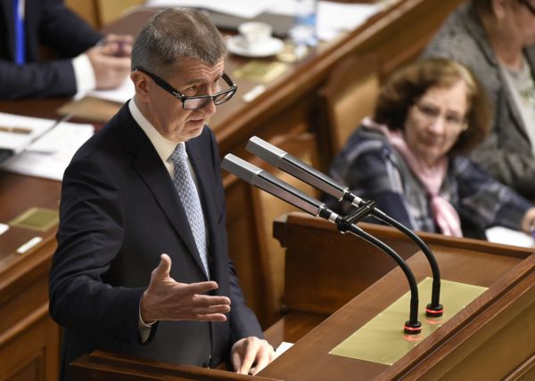 Premiér Andrej Babiš v Poslanecké sněmovně. Premiér Andrej Babiš v Poslanecké sněmovně.