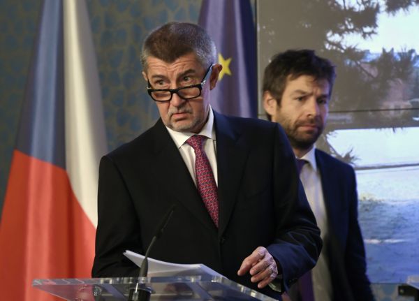 Zleva premiér Andrej Babiš a ministr spravedlnosti Robert Pelikán.