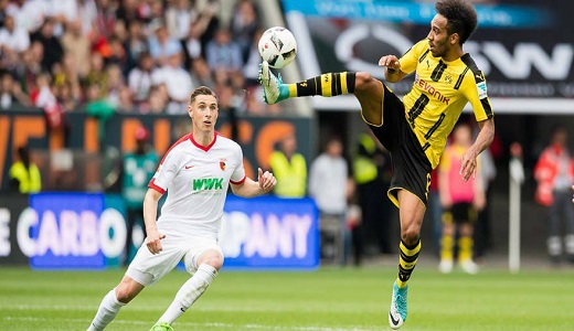 Dortmundský forvard Aubameyang. Dortmundský forvard Aubameyang.