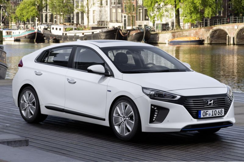 Mezi výrobci vozů s alternativními pohony patří Hyundai na světovou špičku, dokladem je modelová řada Ioniq. 