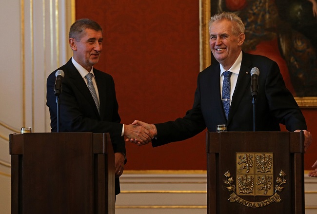 Andrej Babiš (vlevo) a Miloš Zeman. 