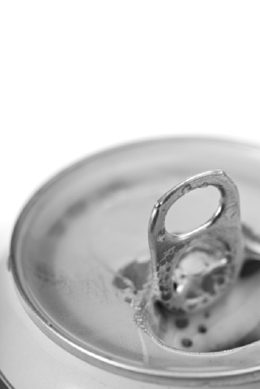 Pivo v plechovce (ilustrační foto). Pivo v plechovce (ilustrační foto).