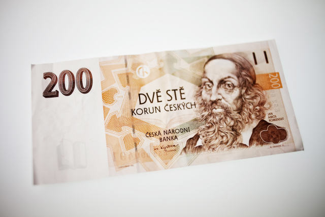 Dvě stě korun českých. Dvě stě korun českých.