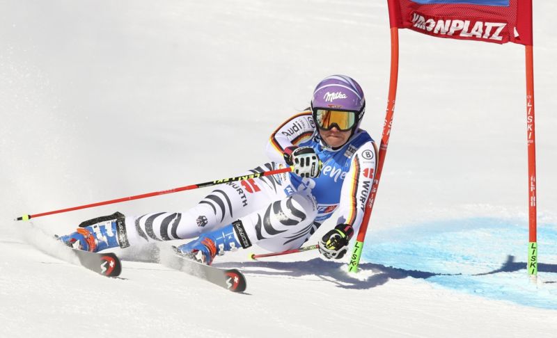 Viktoria Rebensburgová obří slalom těsně vyhrála. Viktoria Rebensburgová obří slalom těsně vyhrála.