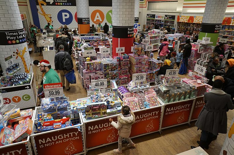 Hračkářství Toys 'R' Us hodlá uzavřít pětinu svých prodejen ve Spojených státech. Reaguje tak na jeden z nejhorších bankrotů v oboru.