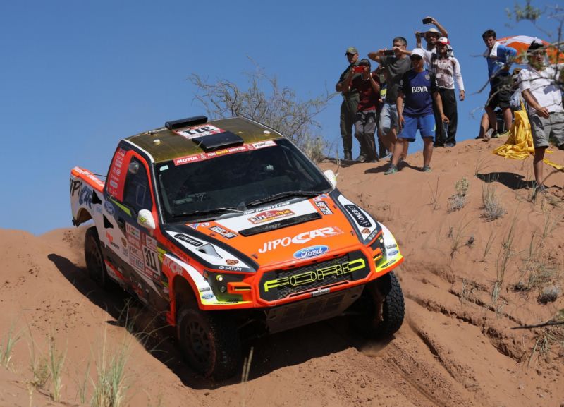 Martin Prokop si mezi automobily dojel na Dakaru pro sedmé místo (ilustrační foto).