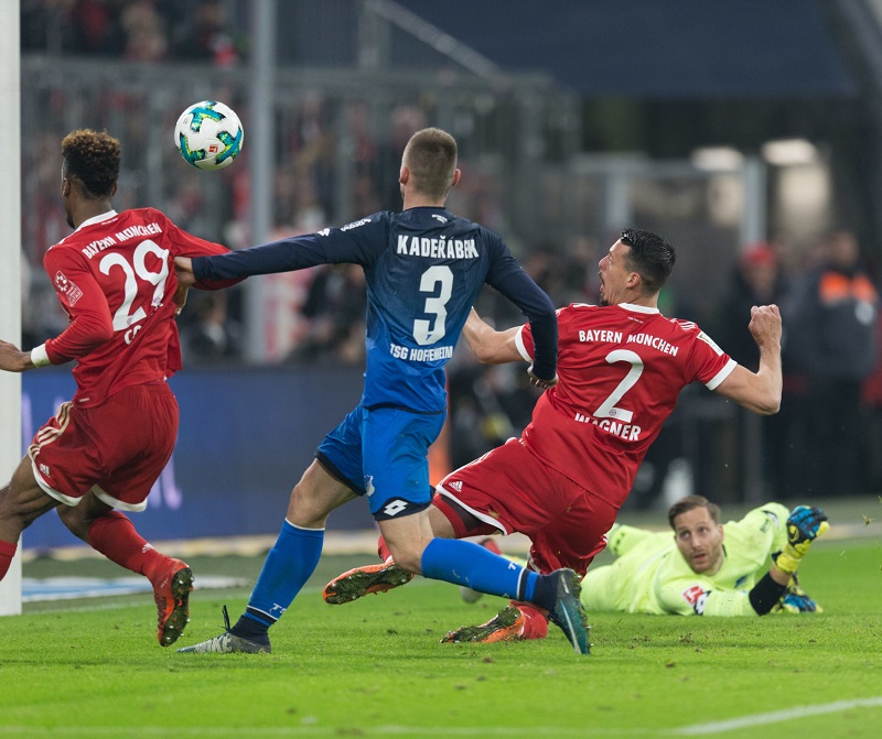 Pavel Kadeřábek v zápase proti Bayernu Mnichov.