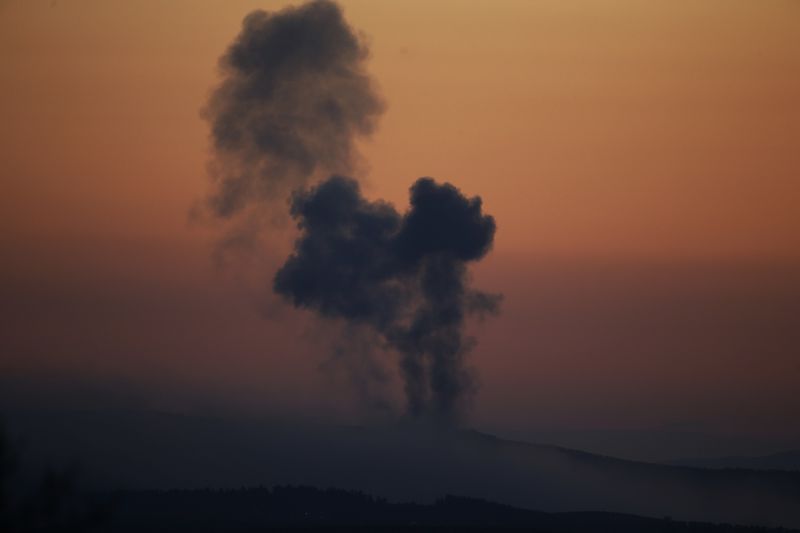 Turecko obnovilo bombardování kurdské enklávy v Sýrii. Turecko obnovilo bombardování kurdské enklávy v Sýrii.