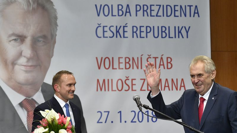Radující se Miloš Zeman. Radující se Miloš Zeman.
