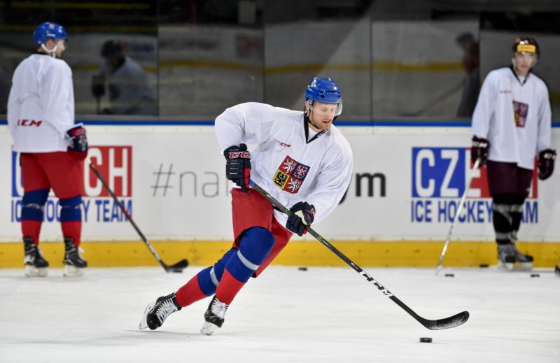 Obránce české hokejové reprezentace Ondřej Vitásek.