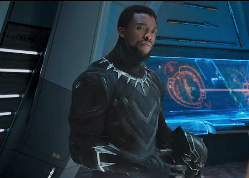 Chadwick Boseman jako Black Panther ve stejnojmenném filmu. Chadwick Boseman jako Black Panther ve stejnojmenném filmu.