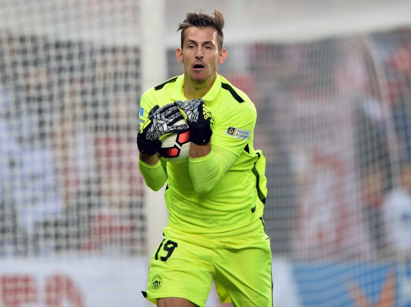 Martin Dúbravka zřejmě přestoupí do Newcastlu. Martin Dúbravka zřejmě přestoupí do Newcastlu.