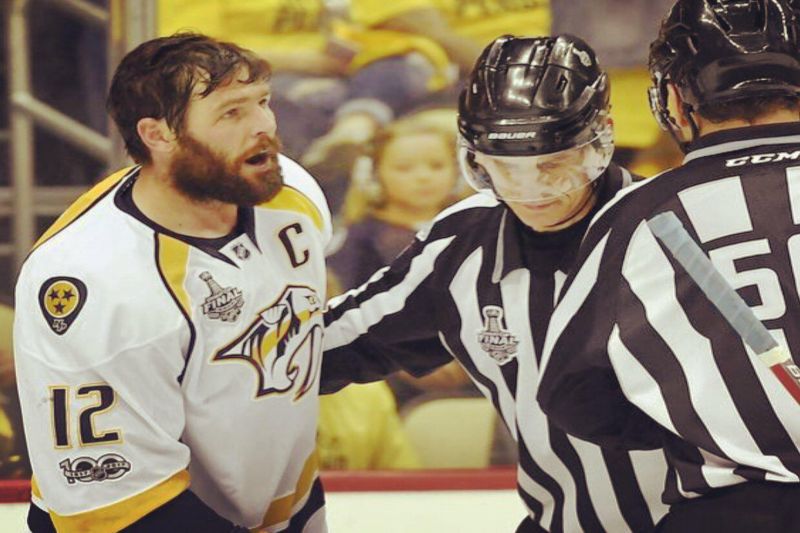 Mike Fisher se vrací k aktivní hokejové kariéře.