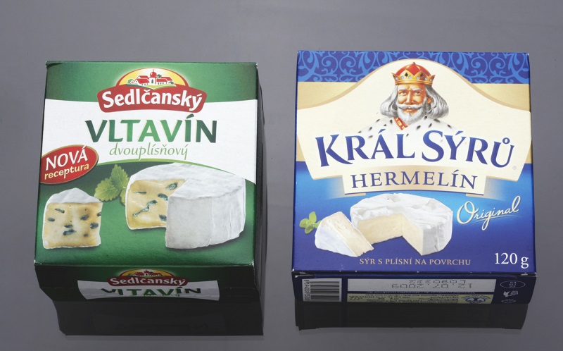 Sedlčanské sýry s bílou plísní na povrchu.