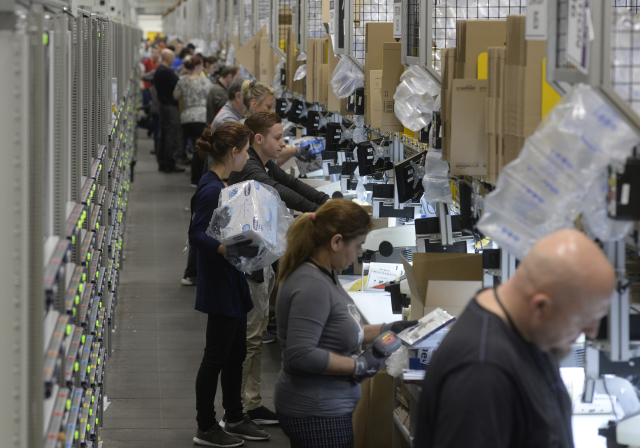 Distribuční centrum Amazonu Dobrovíz.
