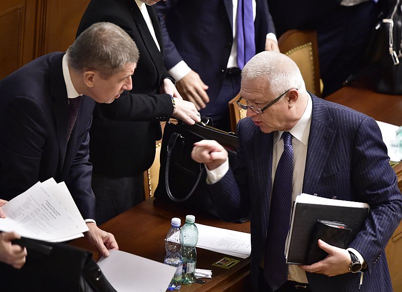 Andrej Babiš (vlevo) a Jaroslav Faltýnek z hnutí ANO ve sněmovně.