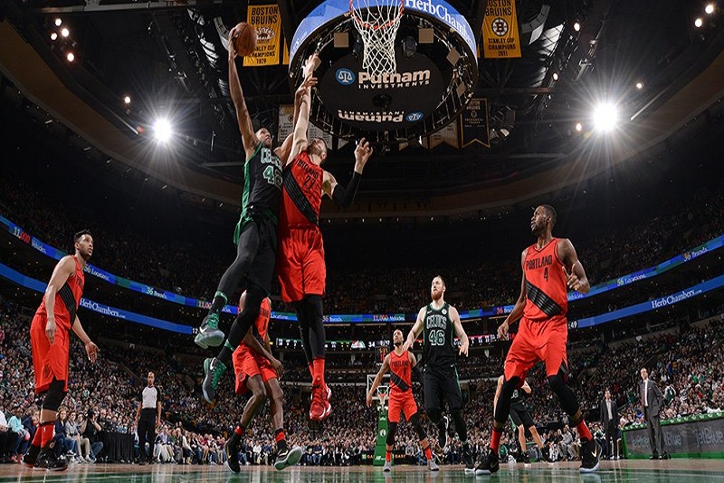 Basketbalisté Bostonu zvítězili díky koši z poslední sekundy utkání.
