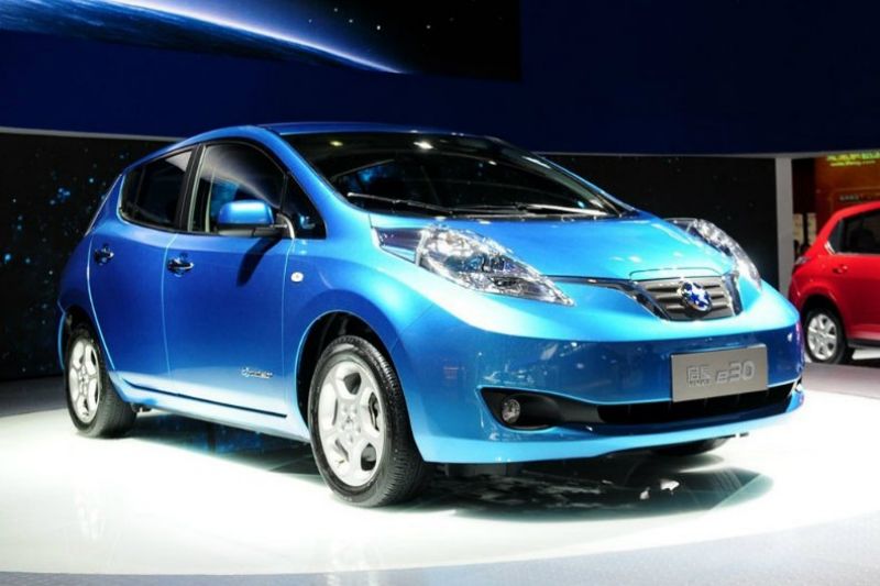 Nissan se zaměří především na elektromobily a vozy Venucia.