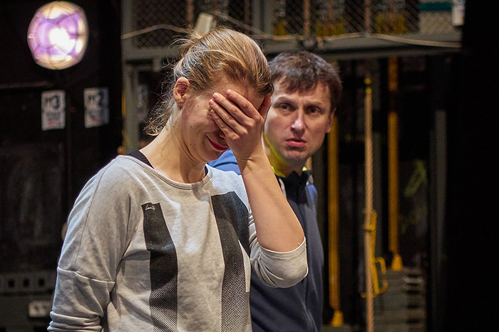 Tereza Slámová jako Nina a Trigorin v podání Jakuba Škrdly.