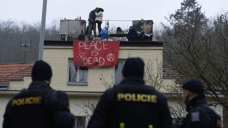 Usedlost Šatovka v Praze obsadili squatteři.