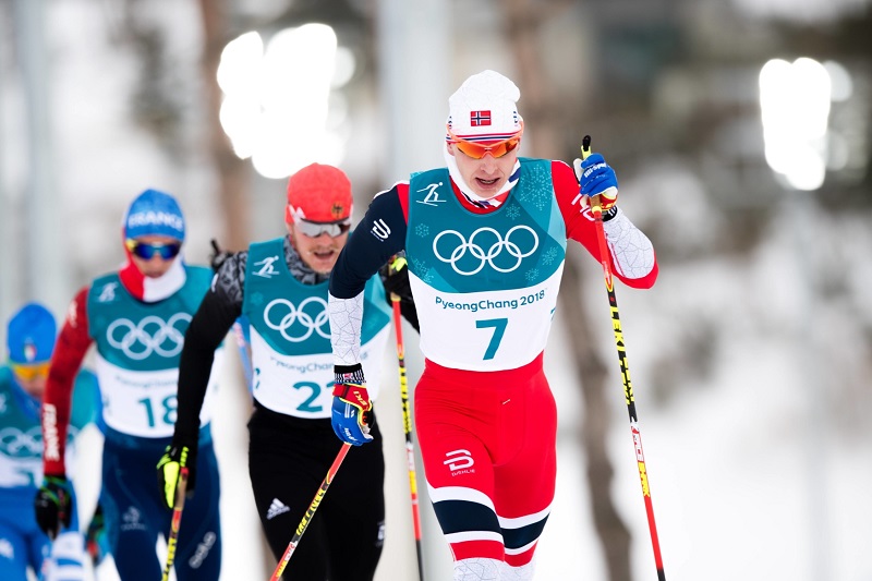 Simen Hegstad Krüger vyhrál na svém prémiovém olympijském startu zlatou medaili.