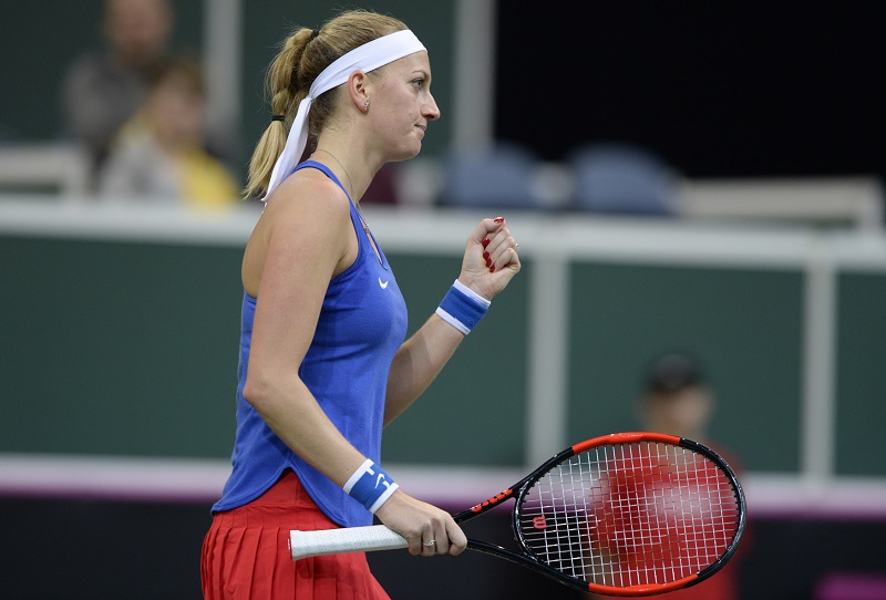 Česká tenistka Petra Kvitová se raduje z postupu českých hráček do semifinále Fed Cupu.