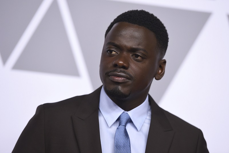 Hlavní roli ve snímku Uteč ztvárnil herec Daniel Kaluuya.