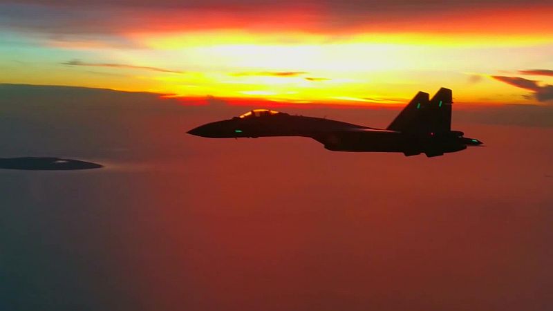 Čínský stíhací letoun Su-35.
