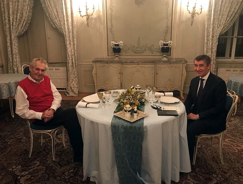 Miloš Zeman a Andrej Babiš na společné večeři.