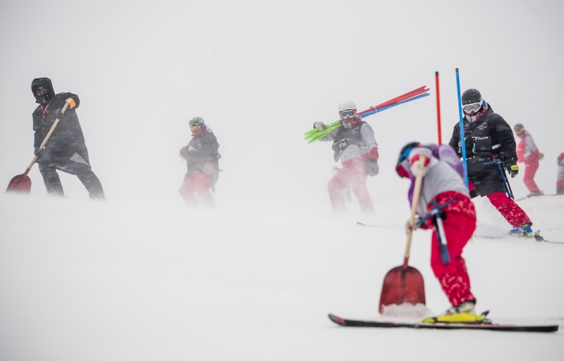 Ženský slalom byl kvůli silnému větru přesunut.